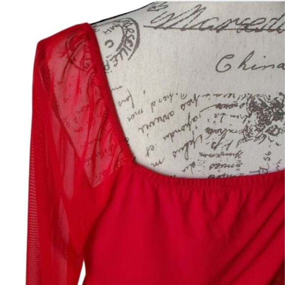 RED ☆ COFFIN GATHERED ☆ SWEETHEART CROP TOP ☆ Size XL ☆ NWOT - Picture 5 of 8